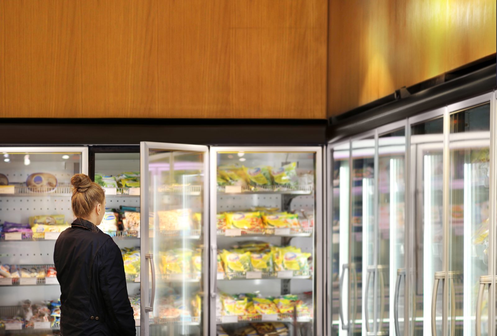 Customer choosing a cold drink with a meal order
